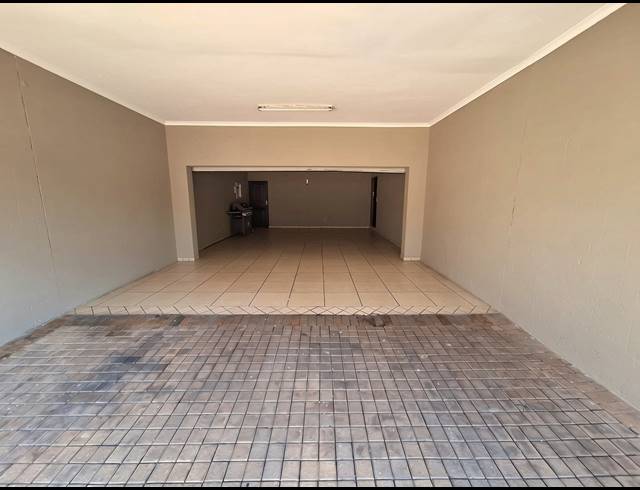 4 BEDROOM TOWNHOUSE FOR SALE IN VANDERBIJLPARK SW 5